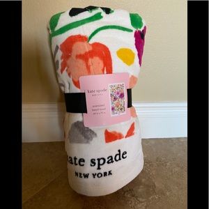 NEW WITH TAGS Kate Spade floral beach towel. Great colors and great quality